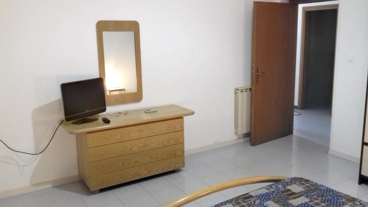 2 Bedrooms Appartement At Pescara 300 M Away From The Beach With Balcony And Wifi Ngoại thất bức ảnh