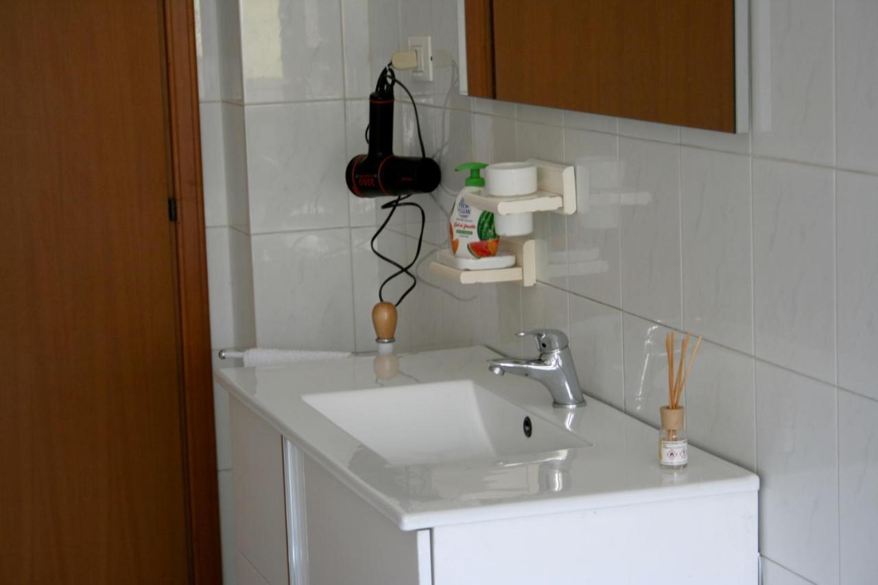 2 Bedrooms Appartement At Pescara 300 M Away From The Beach With Balcony And Wifi Ngoại thất bức ảnh