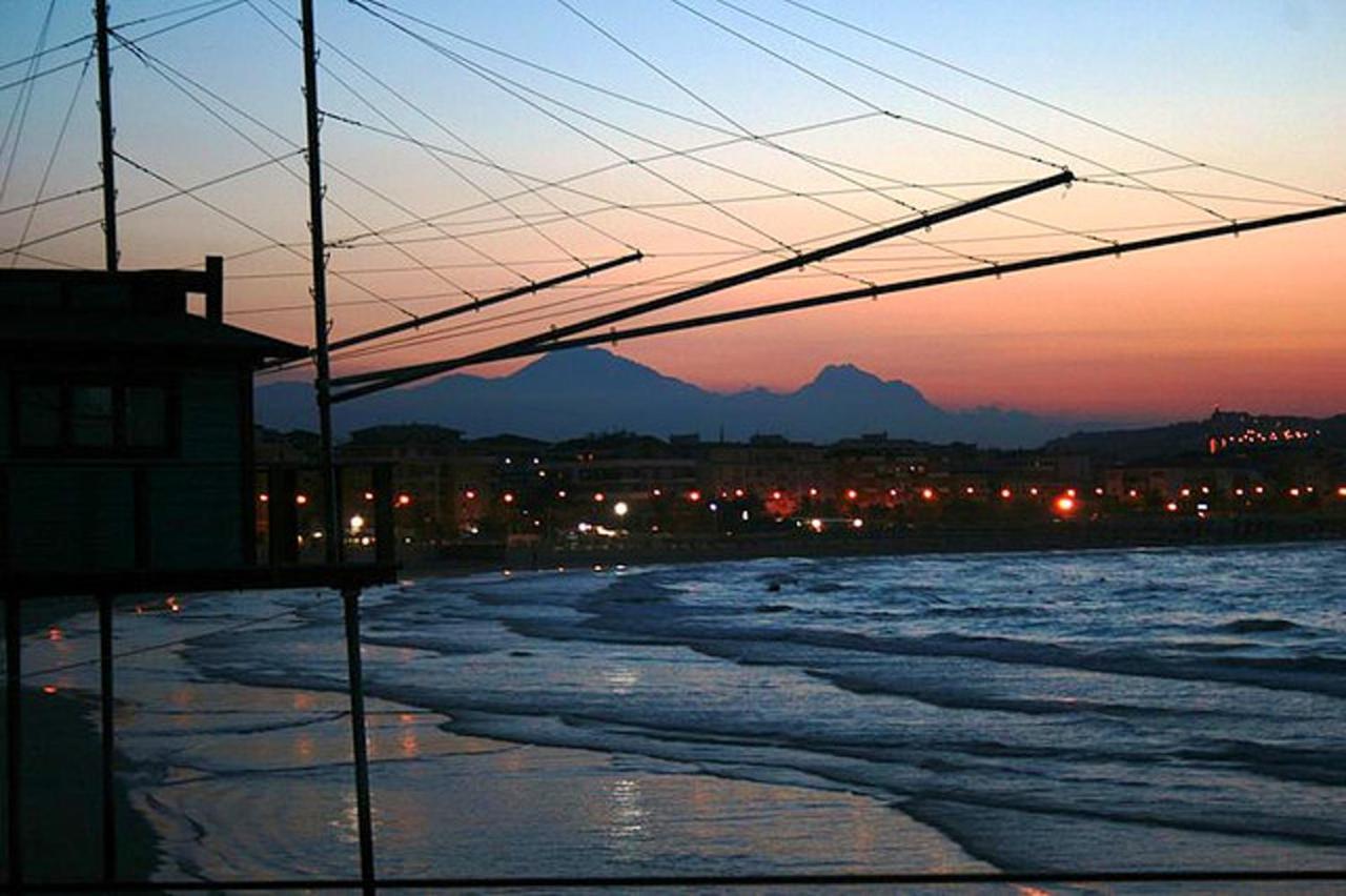 2 Bedrooms Appartement At Pescara 300 M Away From The Beach With Balcony And Wifi Ngoại thất bức ảnh