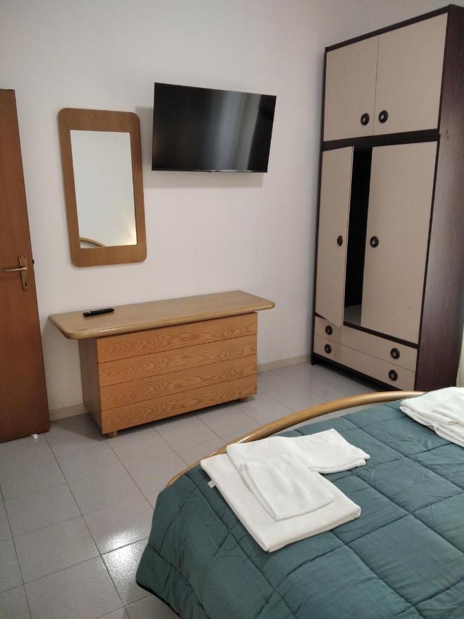 2 Bedrooms Appartement At Pescara 300 M Away From The Beach With Balcony And Wifi Ngoại thất bức ảnh